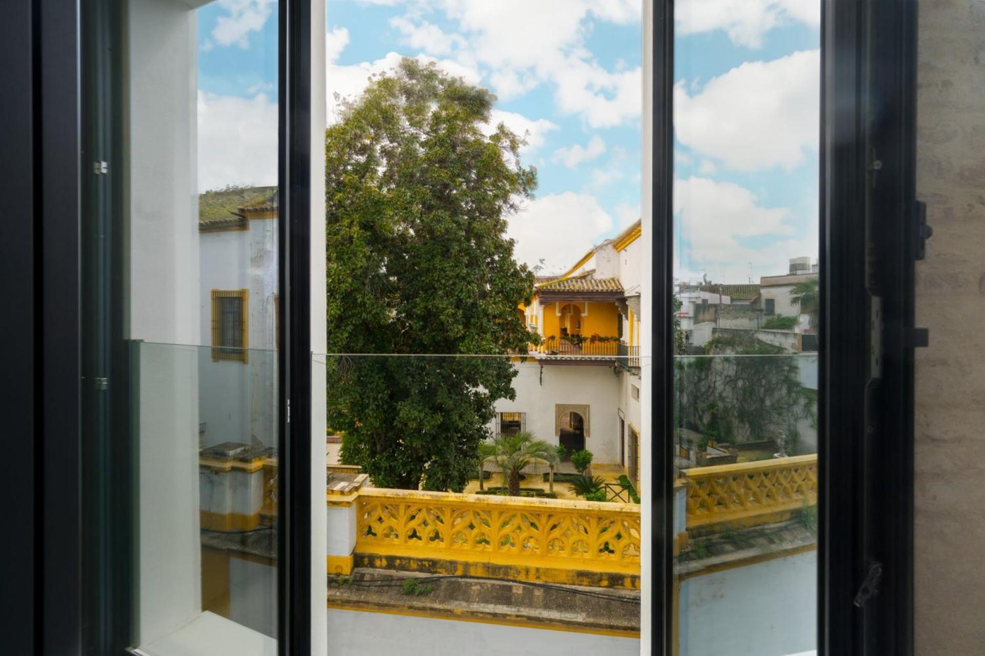 Luxury Apartment Overlooking Casa Pilatos — Photos 3